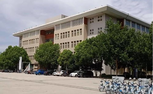 河南一所在行业内知名度非常高的大学,知道的考生都不愿错过